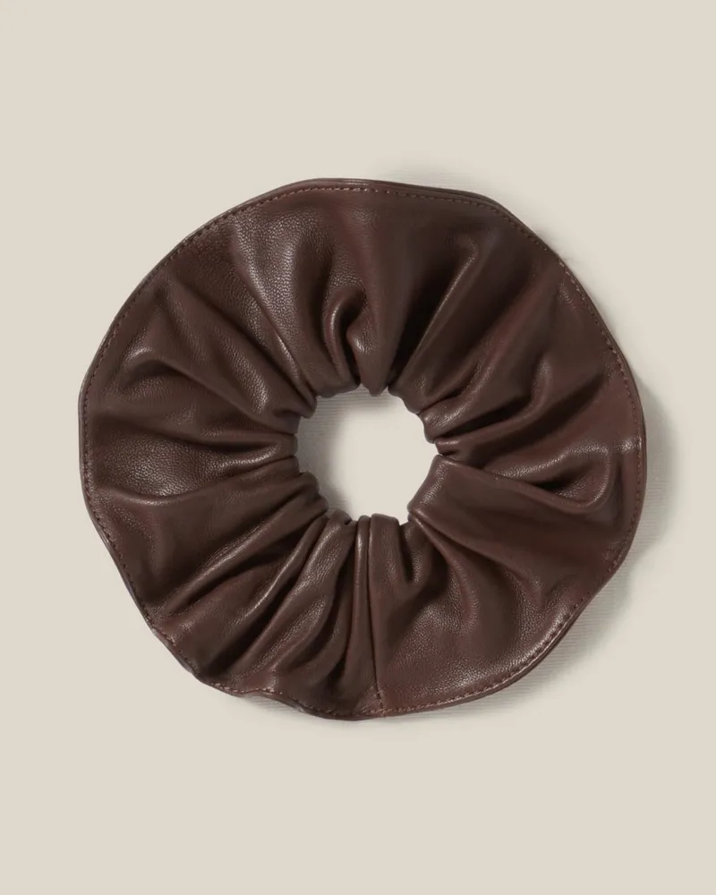 Claudie Pierlot Leder-Scrunchie mit Ziernaht Braun
