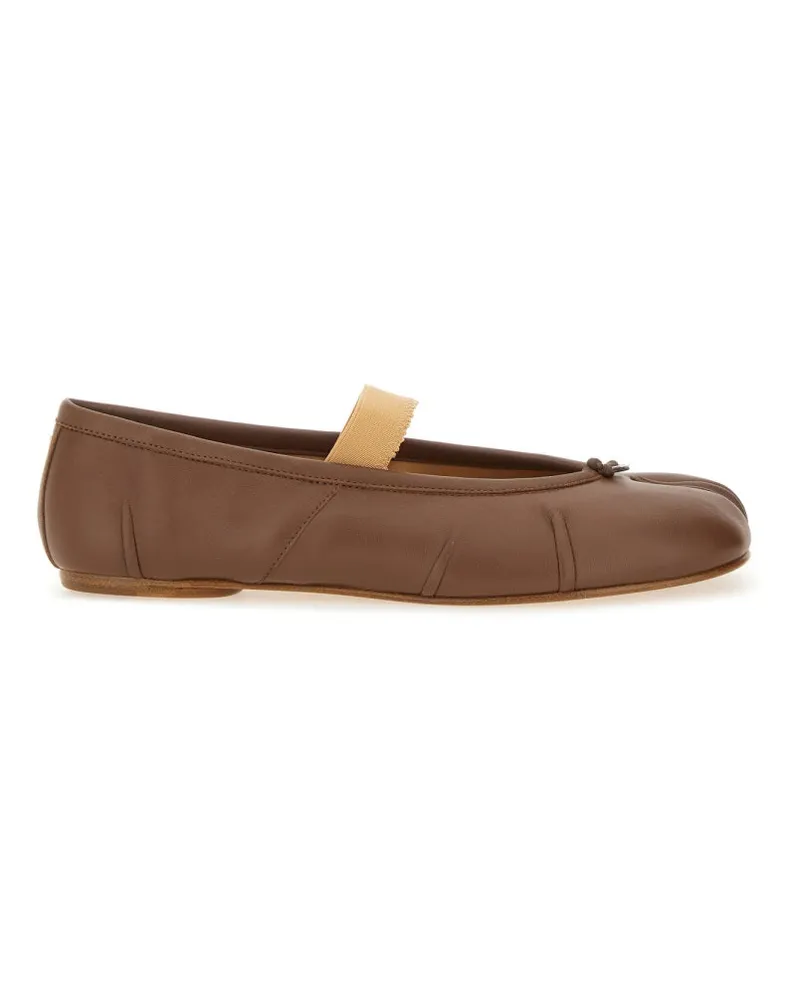 Maison Margiela Tabi Ballerina mit Gummiband Brown