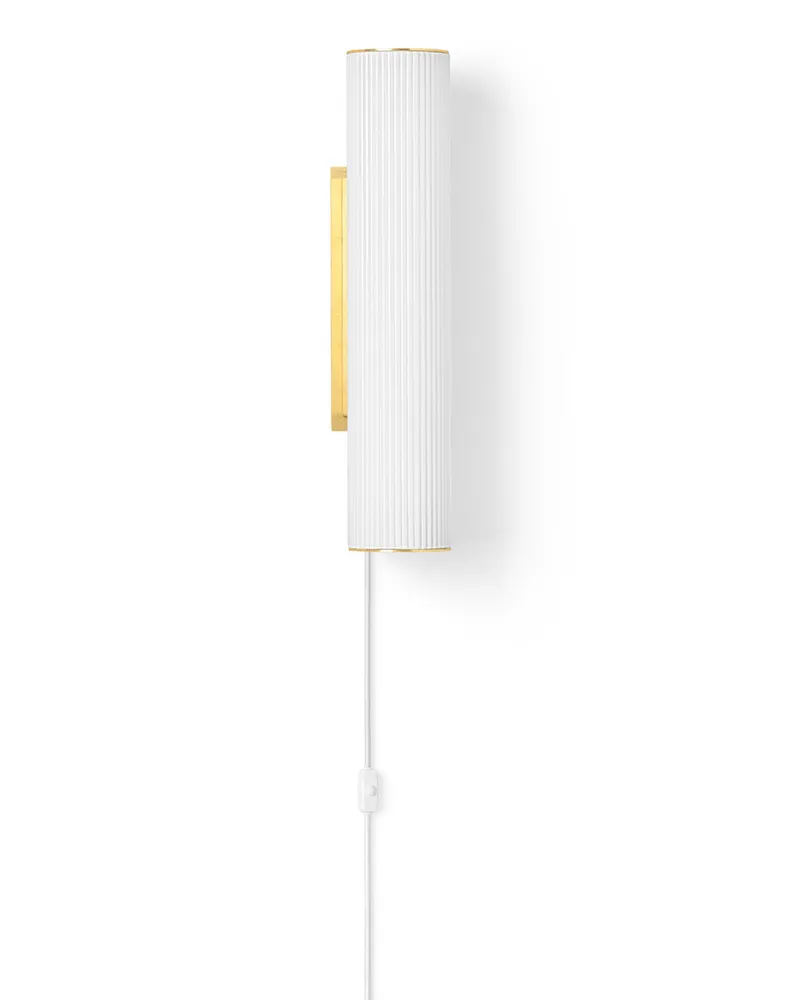ferm LIVING Wandleuchte mit Stromkabel Vuelta - Weiß - Opalglas mit Streifen - Designer Trine Andersen 