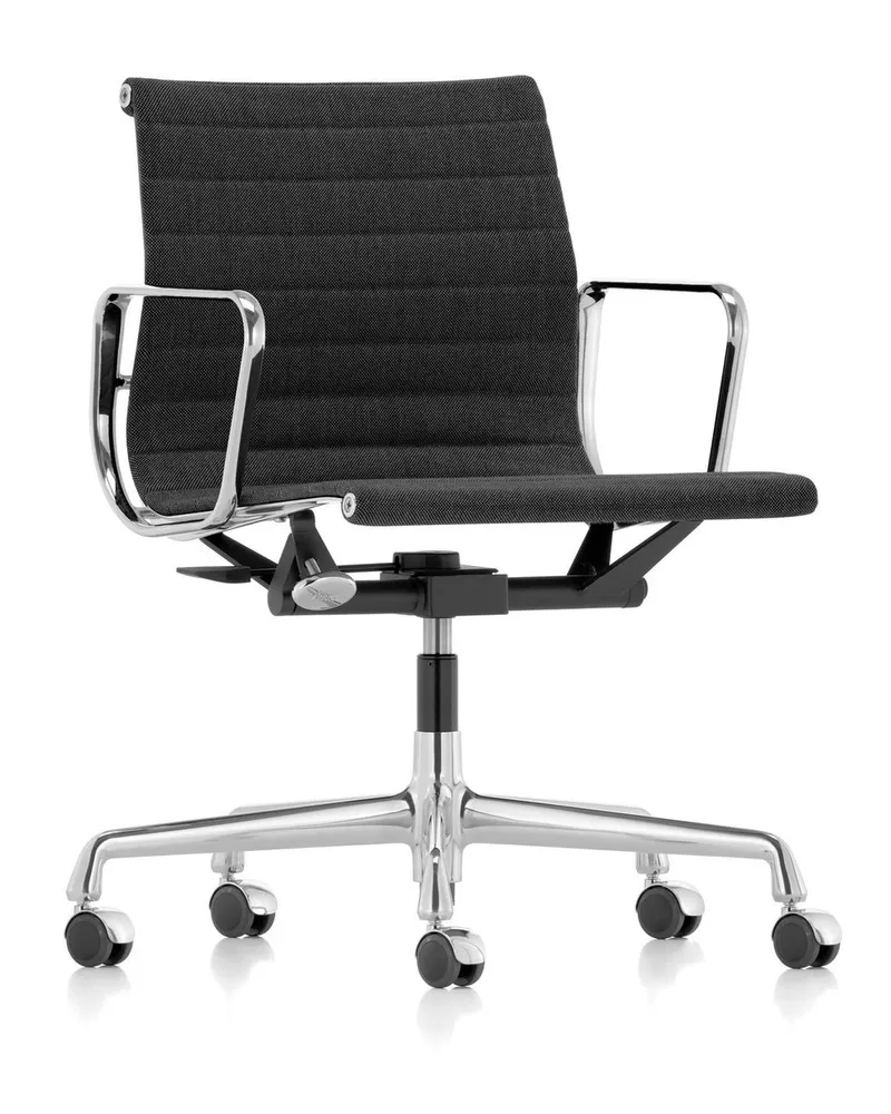Vitra Sessel mit Rollen Eames Aluminium - Schwarz - Aluminium-Druckguß - Designer Charles & Ray Eames 