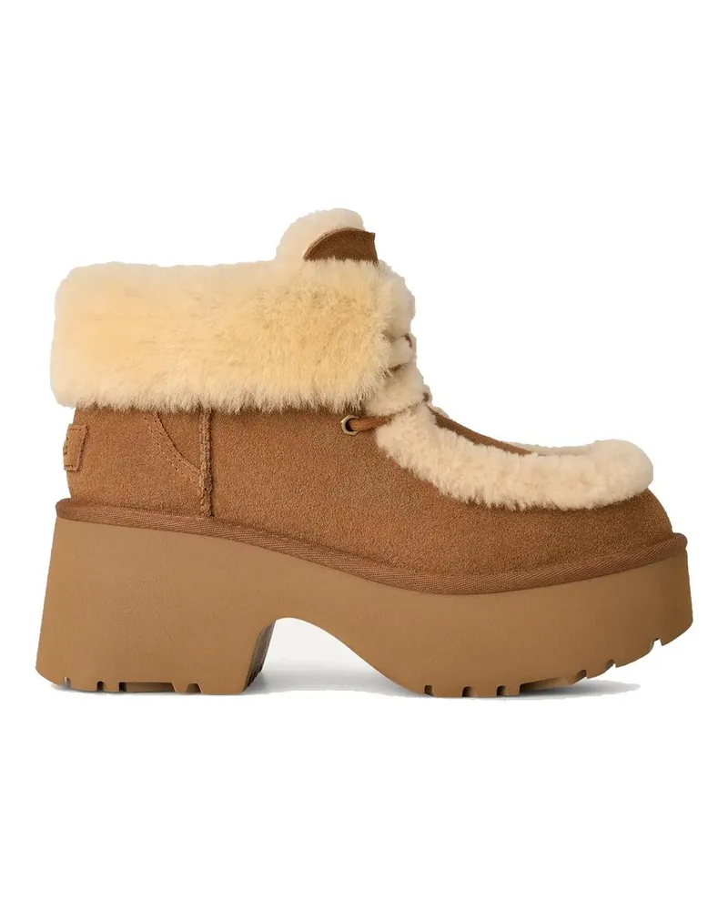 UGG Esmee Lace up Braun