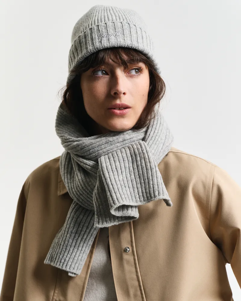 Gant Damen Script Graphic Beanie und Schal im Geschenkset 