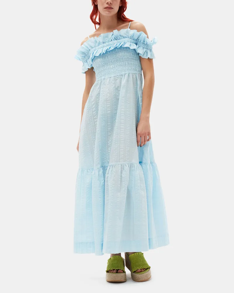 Ganni Maxi-Kleid mit Smock-Detail im Seersucker-Karo blau Blau