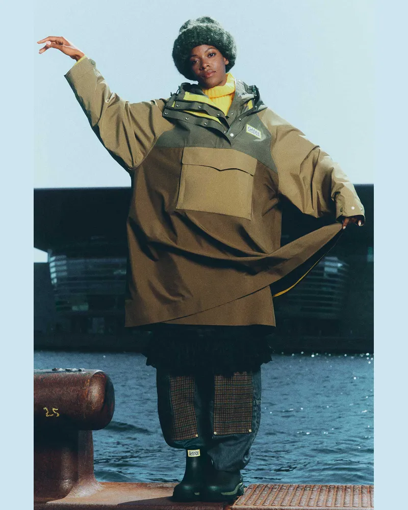 Ganni Poncho aus 10K wasserfestem Shell-Material - Größe grün Grün
