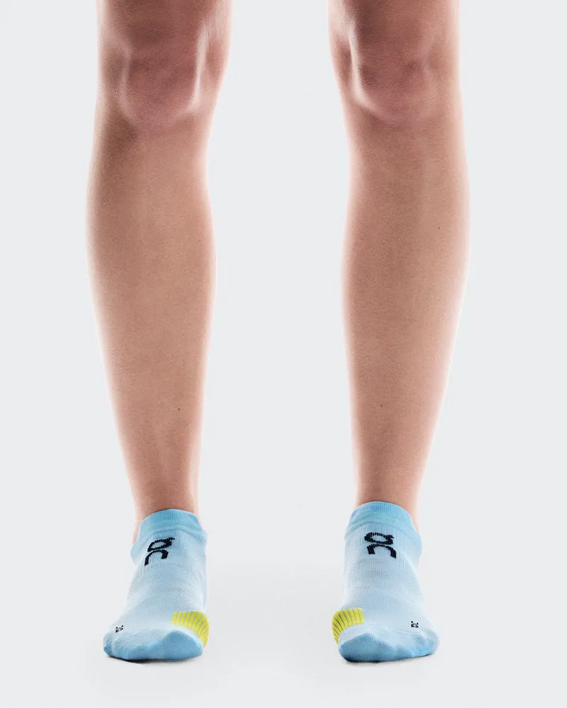 ON Performance Run Sock Low Blue