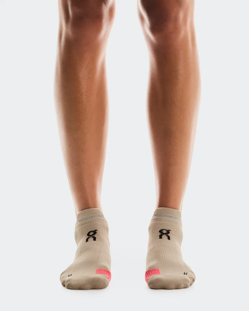 ON Performance Run Sock Low Desert