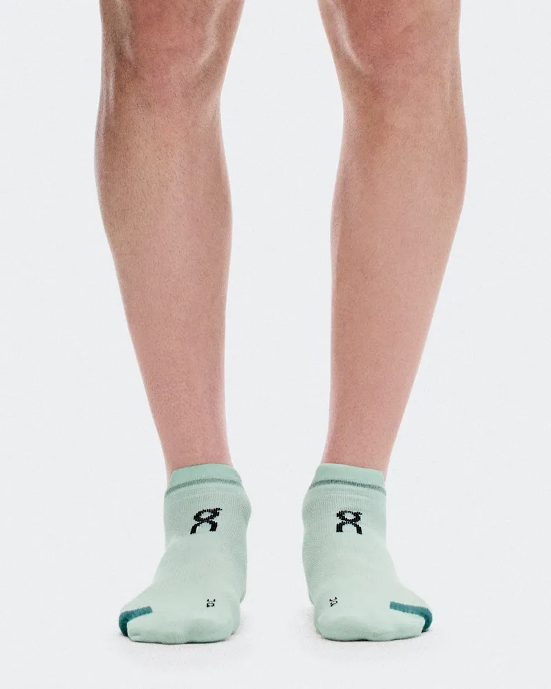 ON Performance Run Sock Low Blue