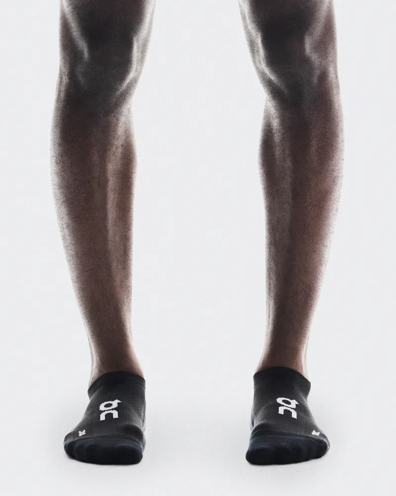 ON Core Run Sock Low 2P Black