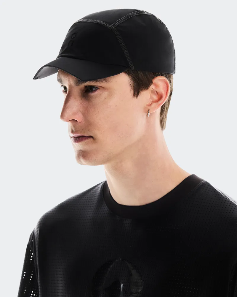 ON Cropped Cap FKA Black