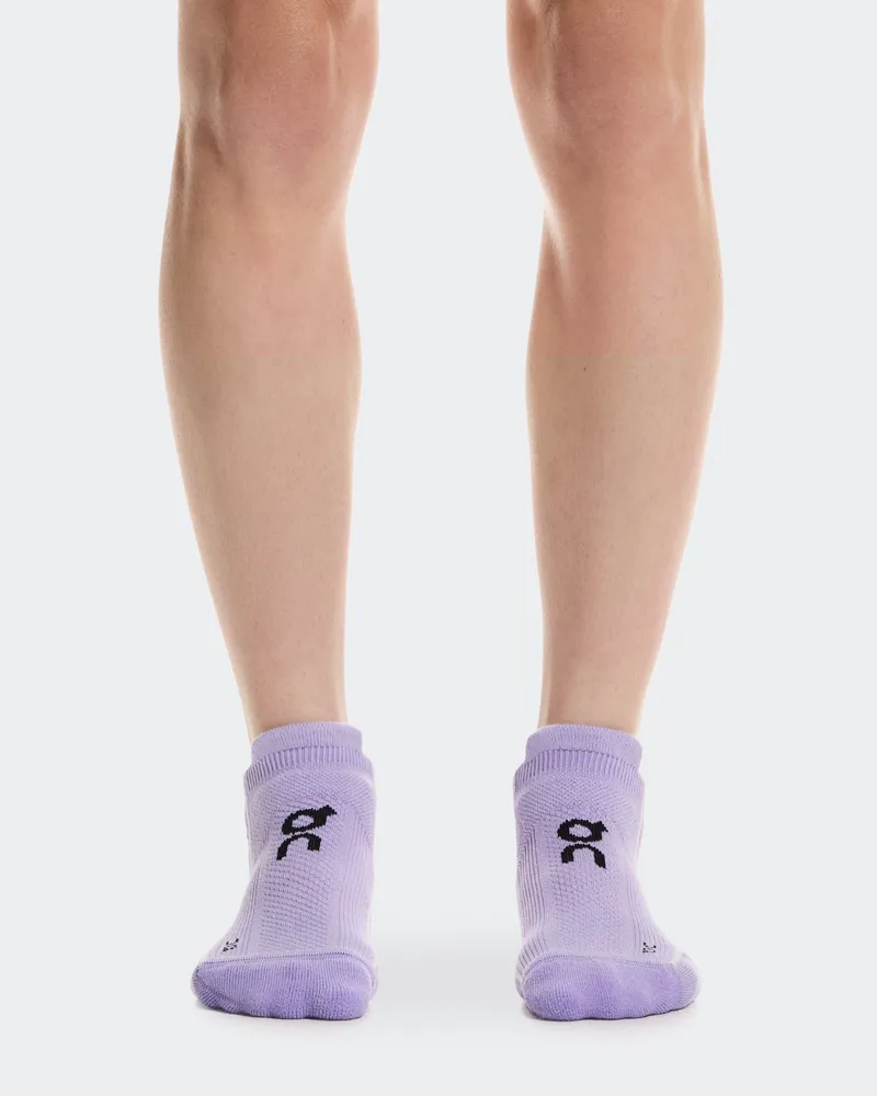 ON Court Sock Low Pink
