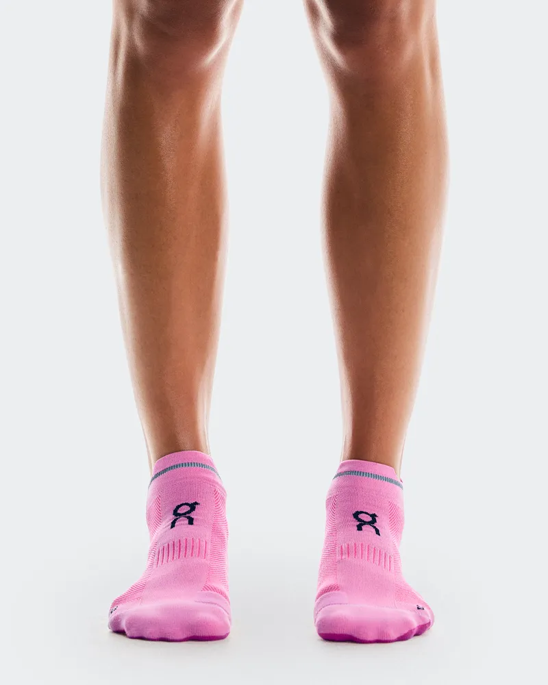 ON Elite Run Sock Low Raspberry