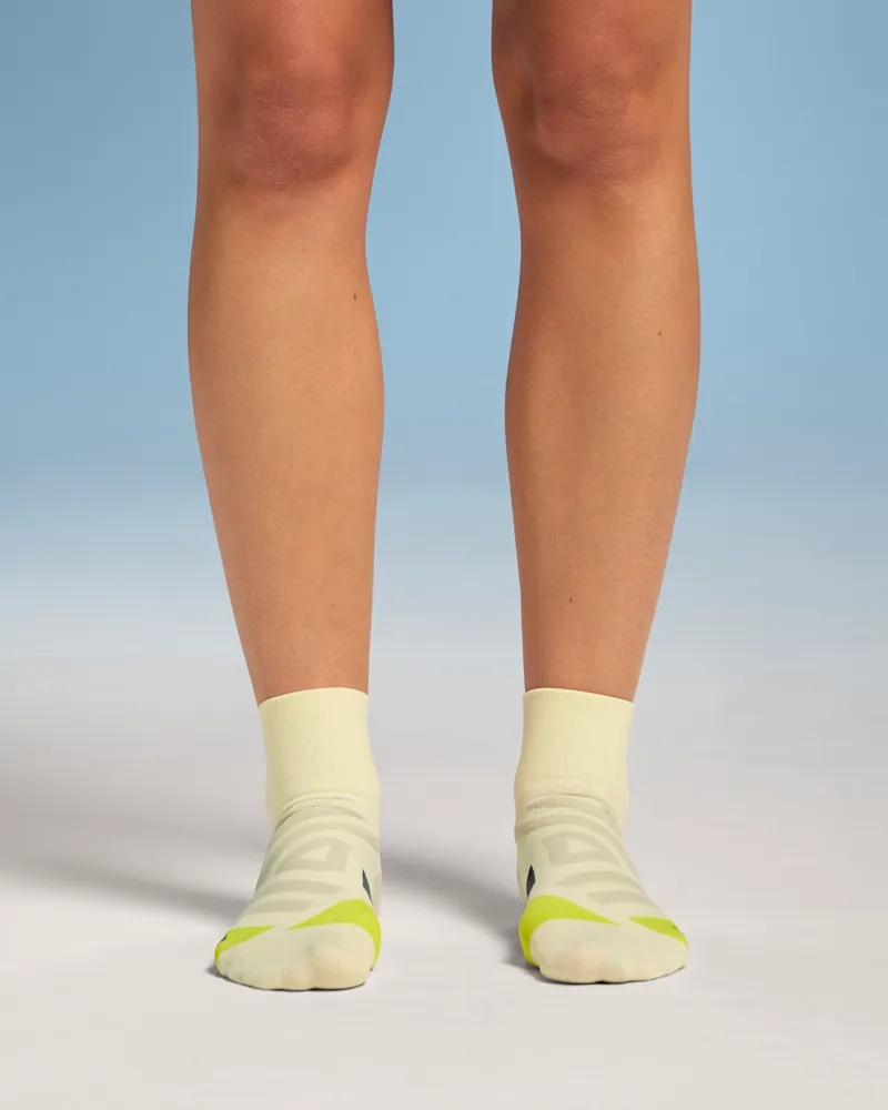 ON Performance Mid Sock Yellow
