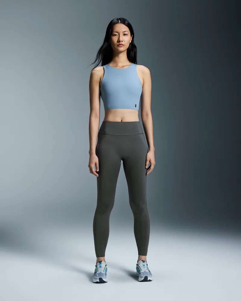 ON Core 2-in-1 Crop Chambray