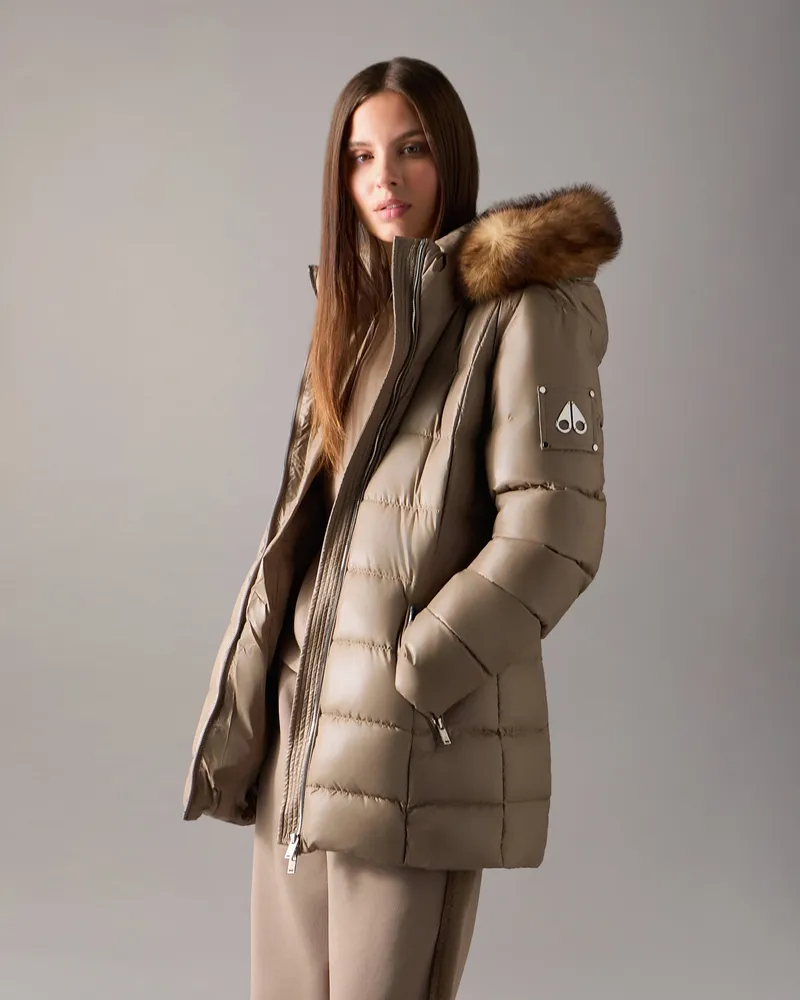 Moose Knuckles Celestia 3q Daunenjacke - Farbe: Aschgold - Für Damen Aschgold