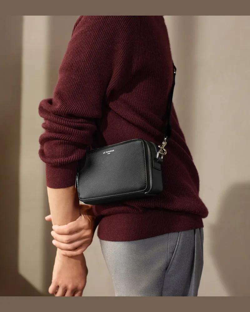 Le Tanneur Kleine Umhängetasche Emile aus genarbtem Leder mit 2 Fächern Black