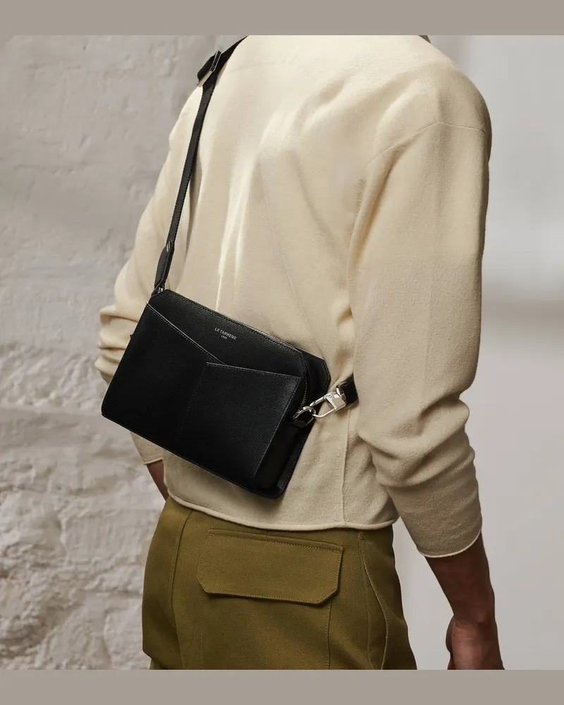 Le Tanneur Clutch mit Handschlaufe Anatole aus Kork- und Glattleder Schwarz