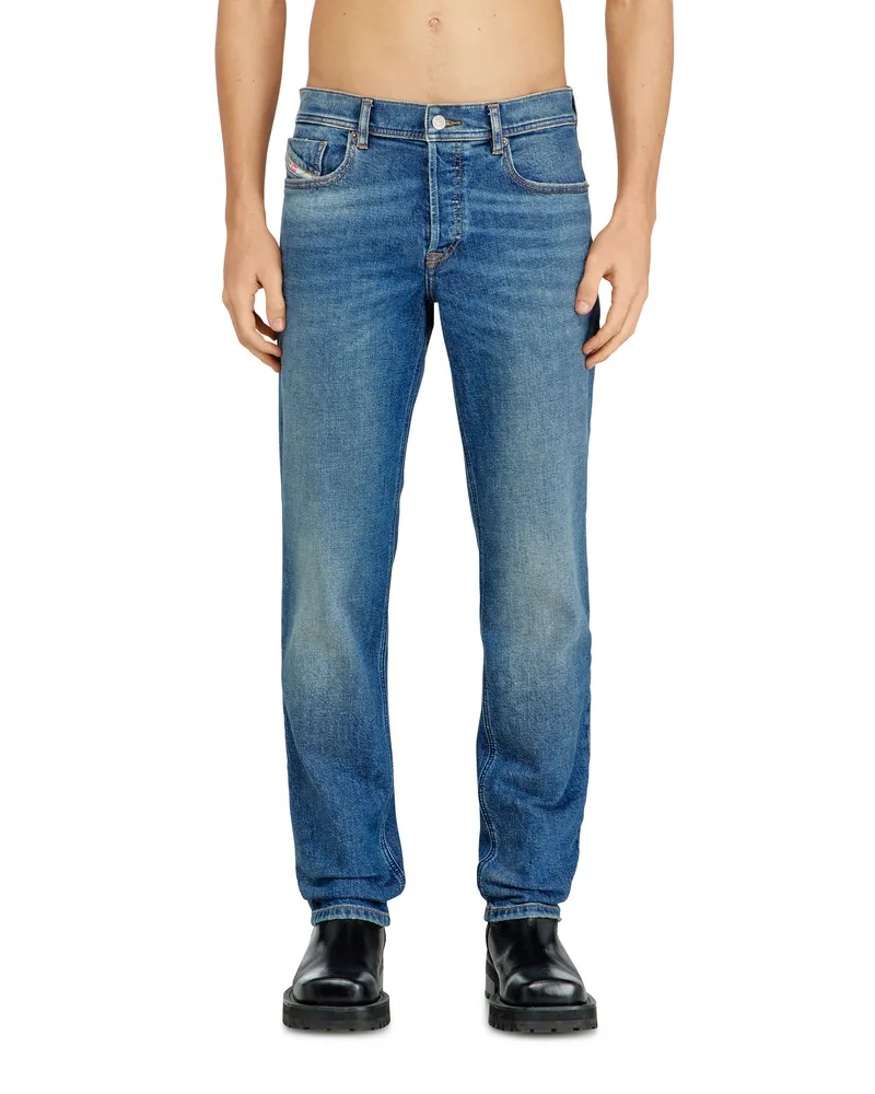 Diesel Regular Jeans Regular Waist 2023 D-Finitive, Mittelblau, Knopfverschluss Blau
