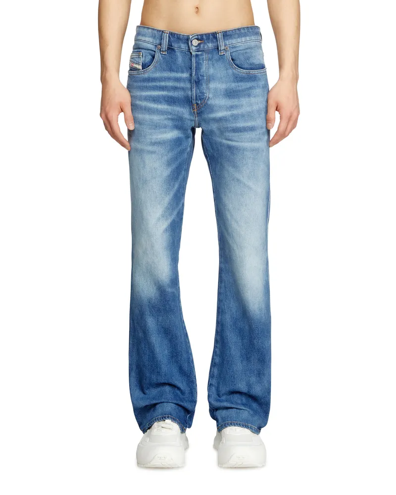 Diesel Bootcut Jeans Regular Waist 1998 D-Buck, Mittelblau, Knopfverschluss Blau