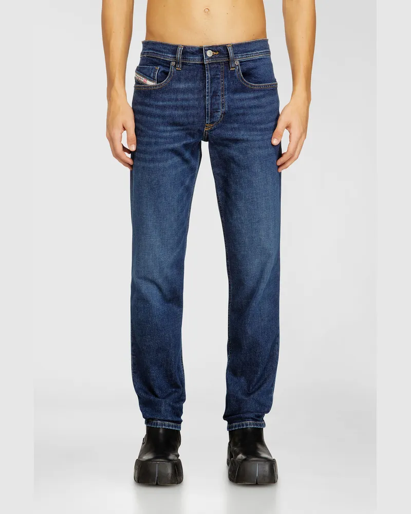 Diesel Regular Jeans Regular Waist 2023 D-Finitive, Mittelblau, Knopfverschluss Blau