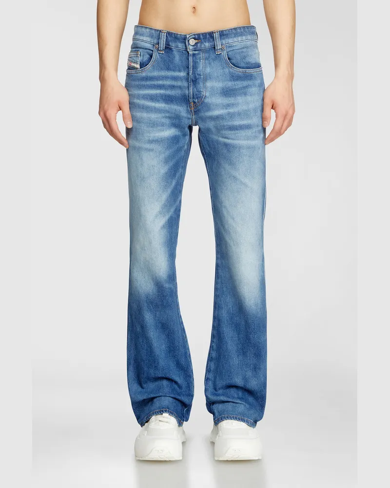 Diesel Bootcut Jeans Regular Waist 1998 D-Buck, Mittelblau, Knopfverschluss Blau