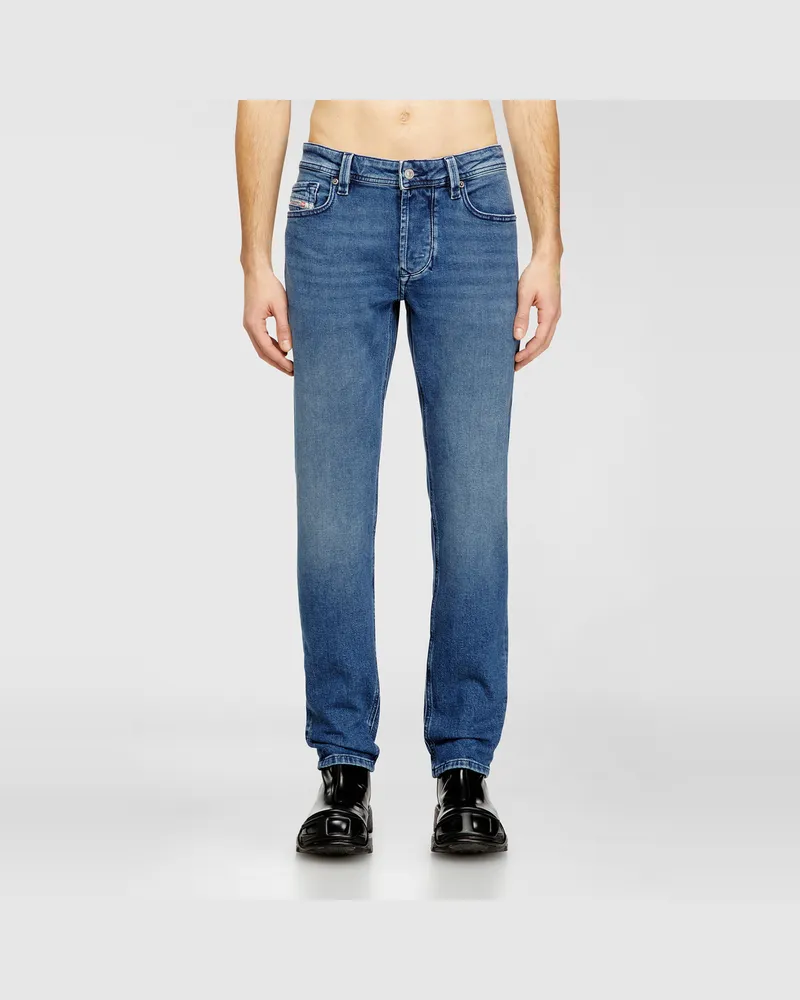 Diesel Regular Jeans Low Waist 1986 Larkee-Beex, Mittelblau, Knopfverschluss Blau