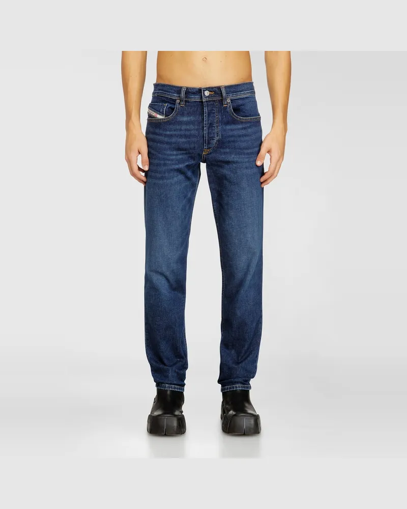 Diesel Regular Jeans Regular Waist 2023 D-Finitive, Mittelblau, Knopfverschluss Blau