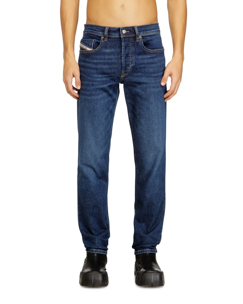 Diesel Regular Jeans Regular Waist 2023 D-Finitive, Mittelblau, Knopfverschluss Blau