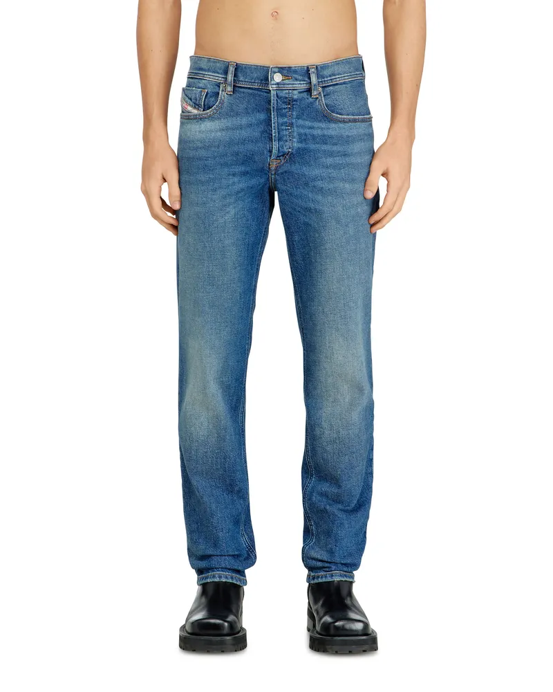 Diesel Regular Jeans Regular Waist 2023 D-Finitive, Mittelblau, Knopfverschluss Blau