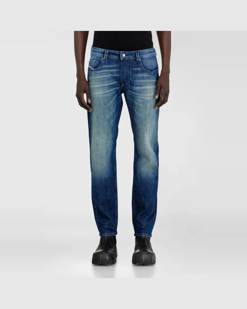 Diesel Regular Jeans Low Waist 1986 Larkee-Beex, Dunkelblau, Knopfverschluss Blau