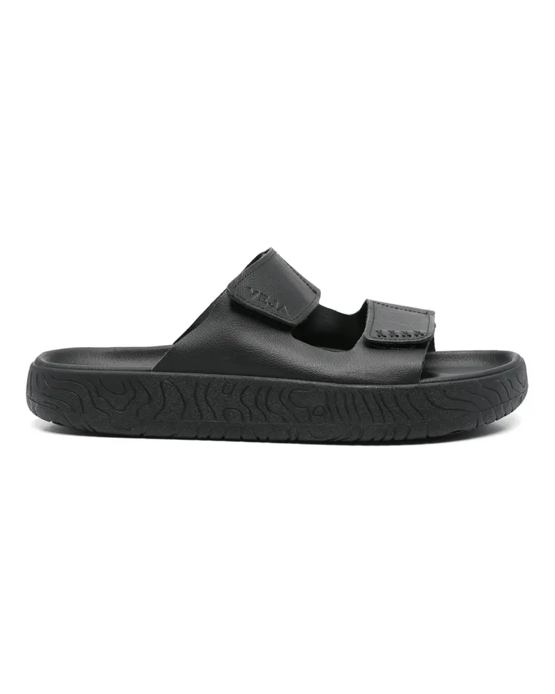 VEJA Embossed-logo Slides Black