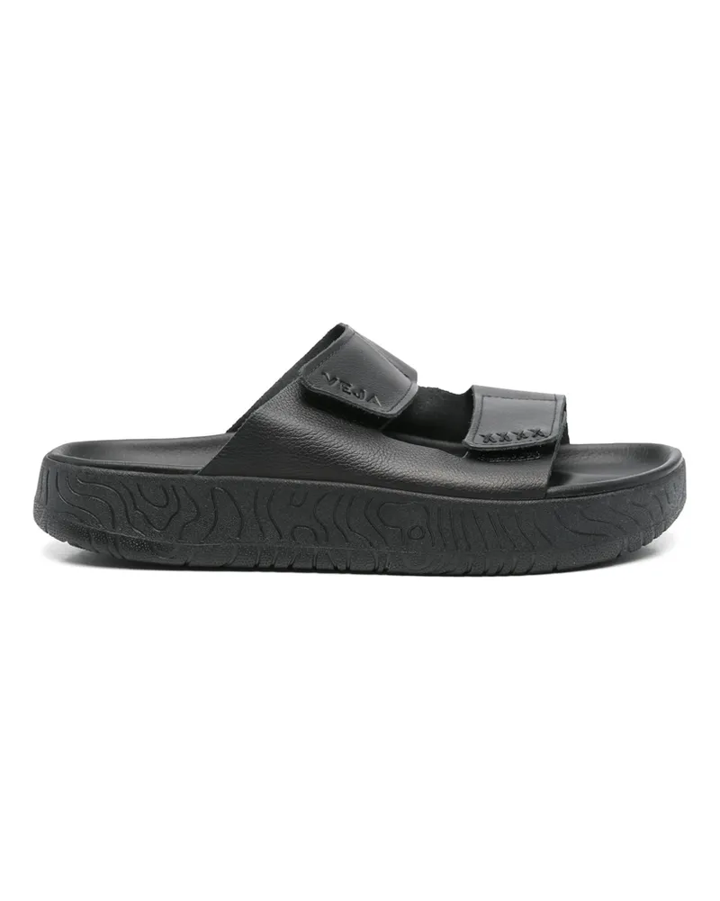 VEJA Embossed-logo Slides Black