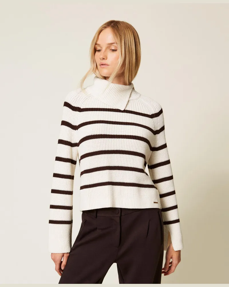 Twin-Set Gestreifter Pullover mit asymmetrischem Kragen, Streifen Off White / Chocolate, Größe Streifen