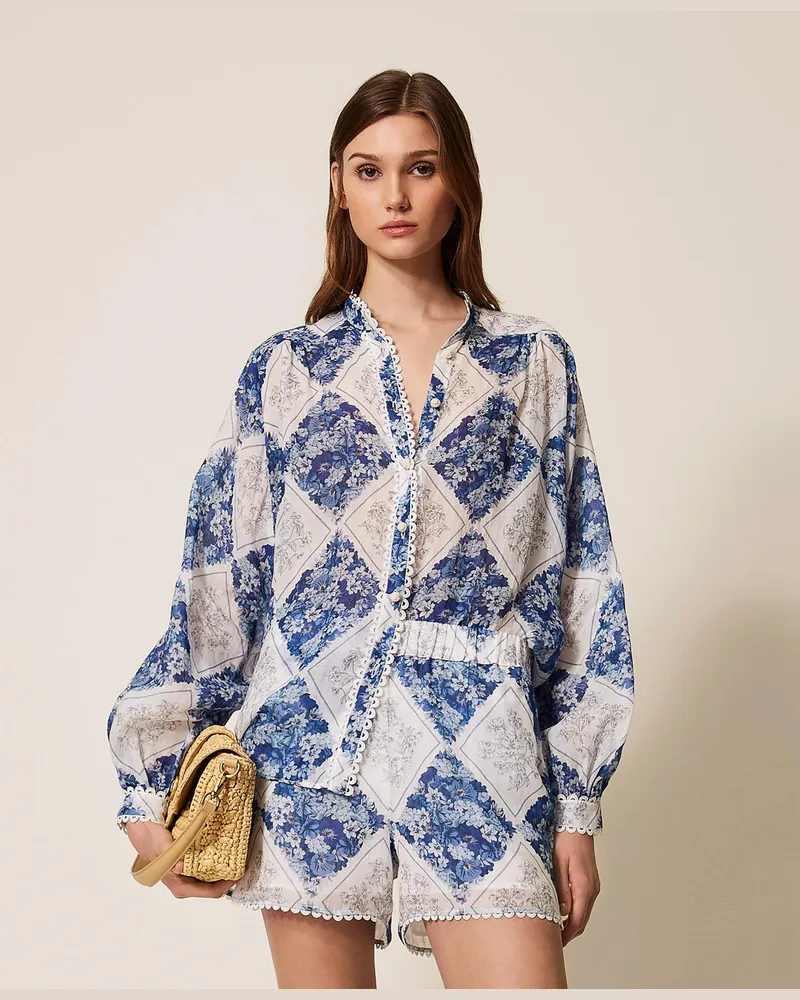 Twin-Set Hosen - Shorts aus Ramie mit floralem Print, Floraler Rauten-Print/Topas-Hellblau, Mit Blumen, Größe Floraler