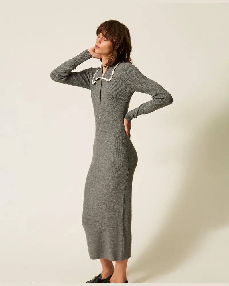 Actitude by Twinset Maxi-Strickkleid mit Häkelkragen Mittelgrau-melange