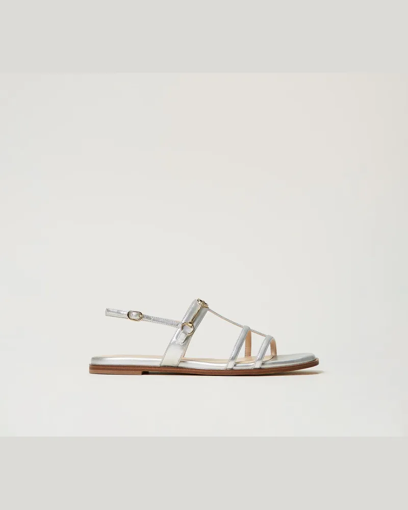 Twin-Set Schuhe - Metallic-Sandale mit „Oval T"-Ziertrense, Silber, Größe Silber