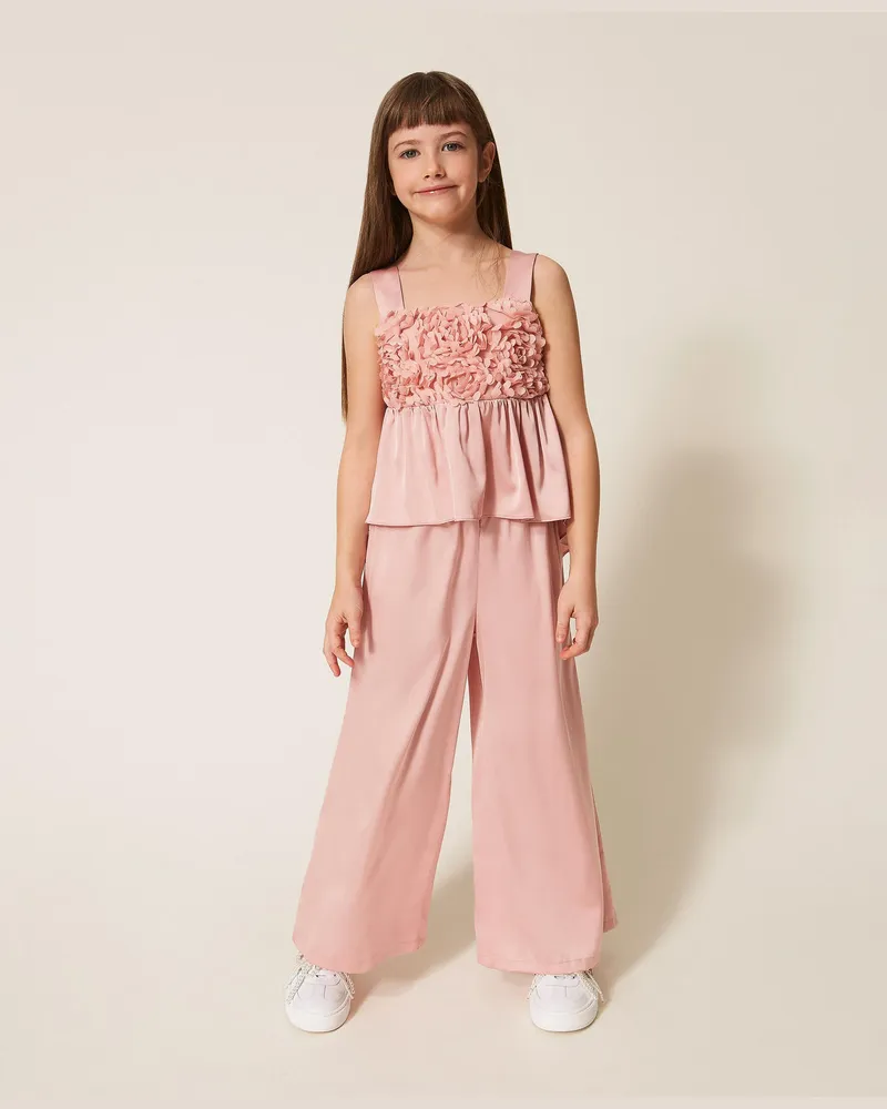 Twin-Set Top mit Rosen und Satinhose 