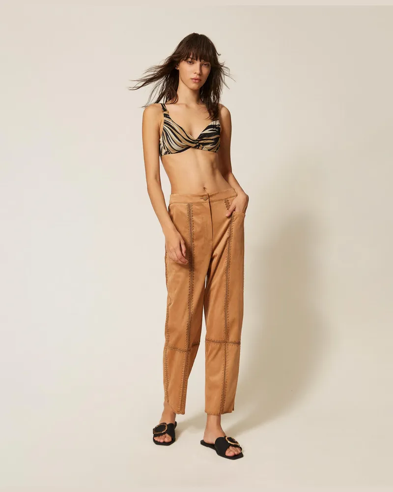 Twin-Set Bademode - Hose in Velourslederoptik mit Stickerei, „Hazelnut"-Braun, Größe „hazelnut“-braun