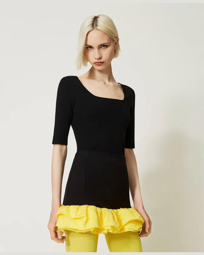 Actitude by Twinset Röcke - Minirock mit Rüschen aus geprägtem Taft, Zweifarbig Schwarz/ „Golden Kiwi"-Gelb, Größe: M 