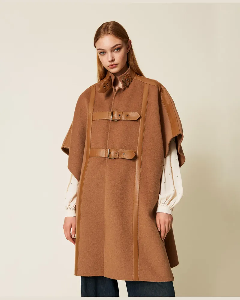Twin-Set Jacken und Outerwear - Cape aus zweilagigem Tuch, „Sandy Brown", Größe „sandy