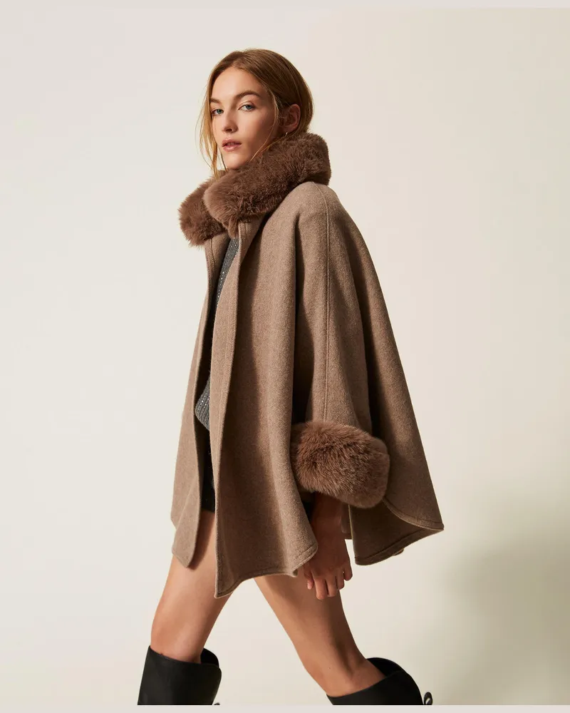 Twin-Set Poncho aus Tuch mit Kunstpelz Kitt