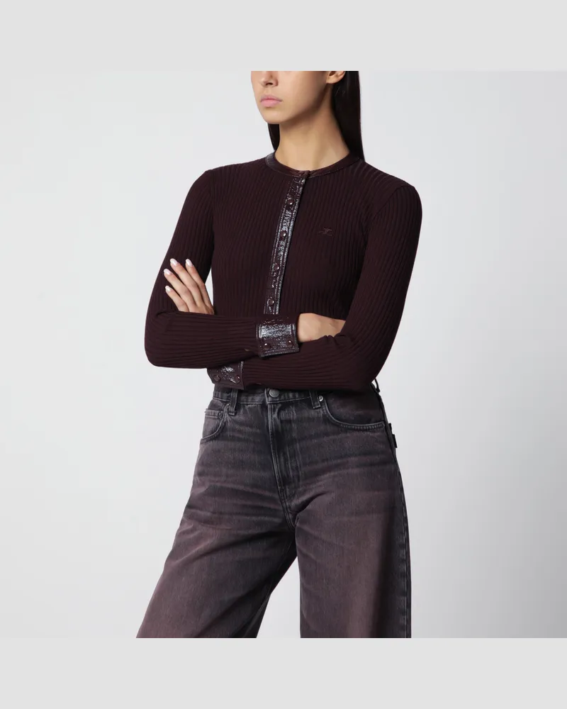 Courrèges Rippstrick-Cardigan mit Vinyl-Details in Bordeaux Burgundy