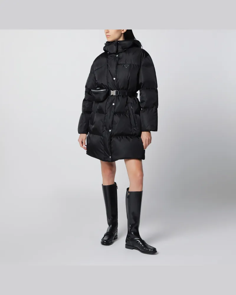 Prada Langer schwarzer Daunenmantel aus Re-Nylon mit Gürteltasche Black