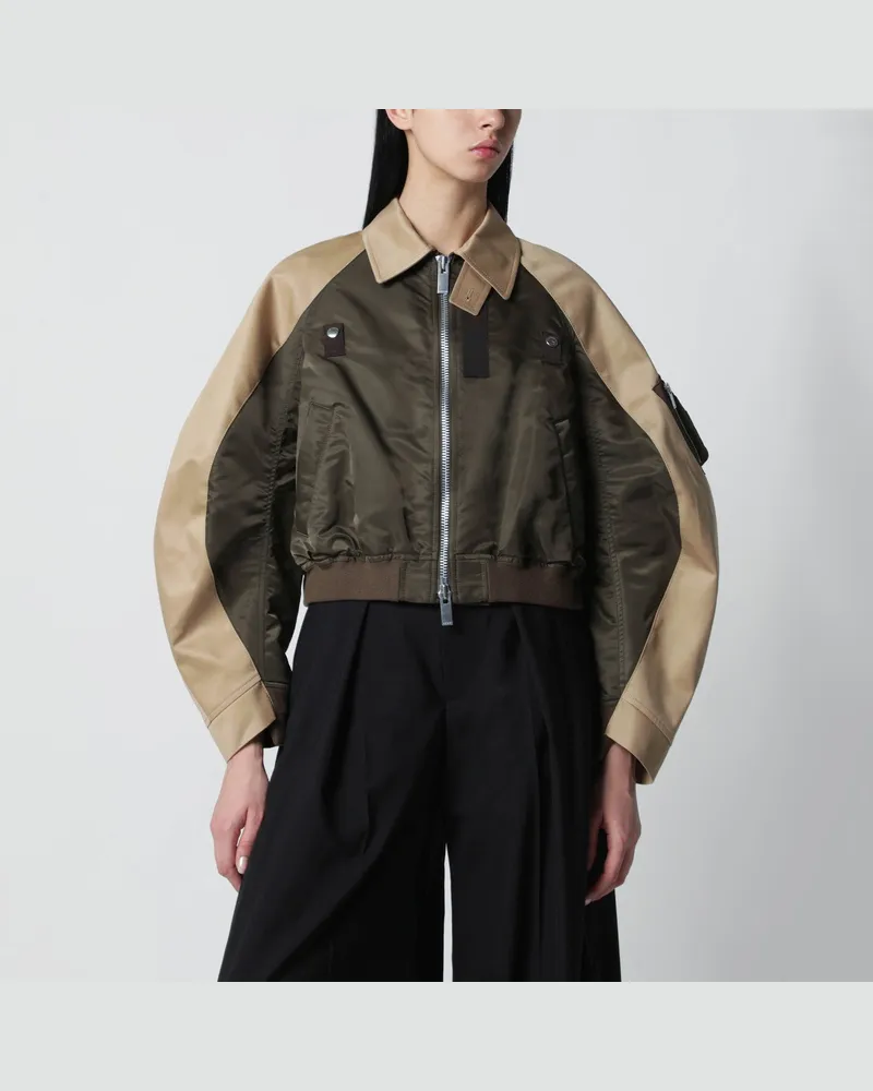 Sacai Nylonjacke mit Reißverschluss in Khakigrün/Beige Green