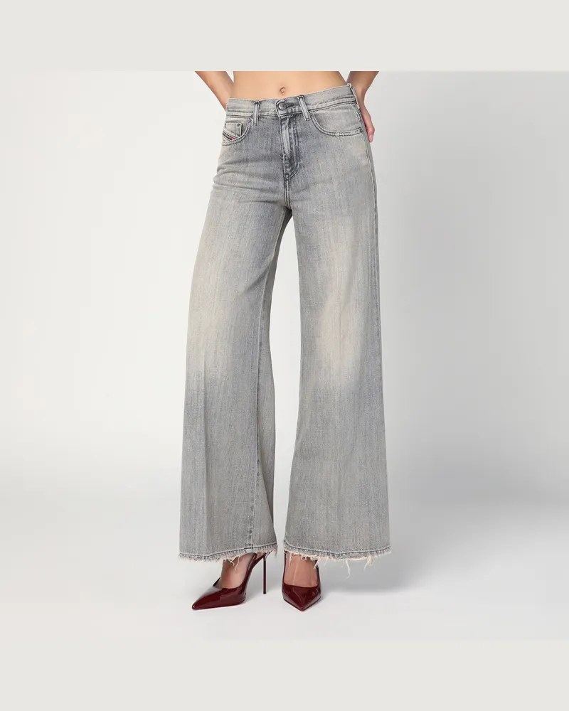 Diesel Flared Jeans 1978 D-Akemi in verwaschenem Grau Grey