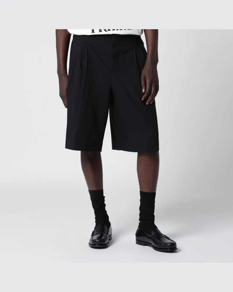 AMI Paris Schwarze Bermuda-Shorts mit Bundfalten aus Baumwolle 