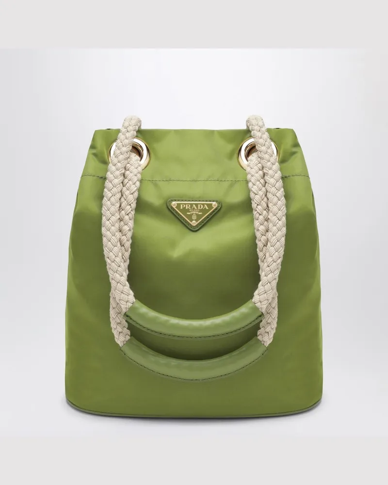 Prada Mariner small Bucket Bag aus efeugrünem Re-Nylon Grün