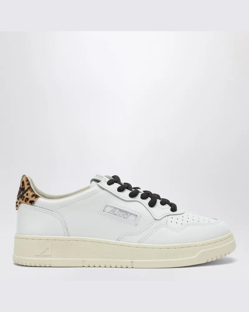 AUTRY Medalist Low Sneaker in Weiß mit Leoparden-Cavallino Weiß