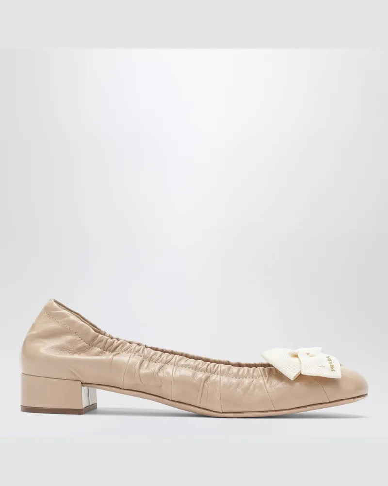 Prada Sandfarbene Ballerinas mit Maxi-Schleife 