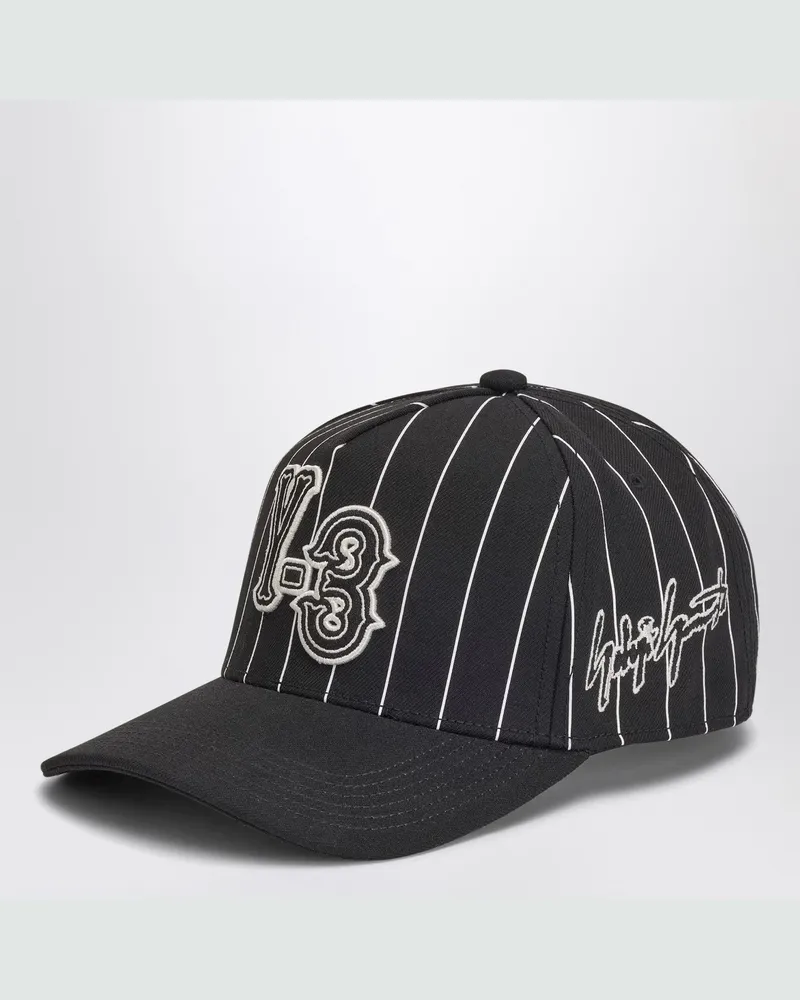 adidas Baseballkappe in Schwarz mit Nadelstreifen 