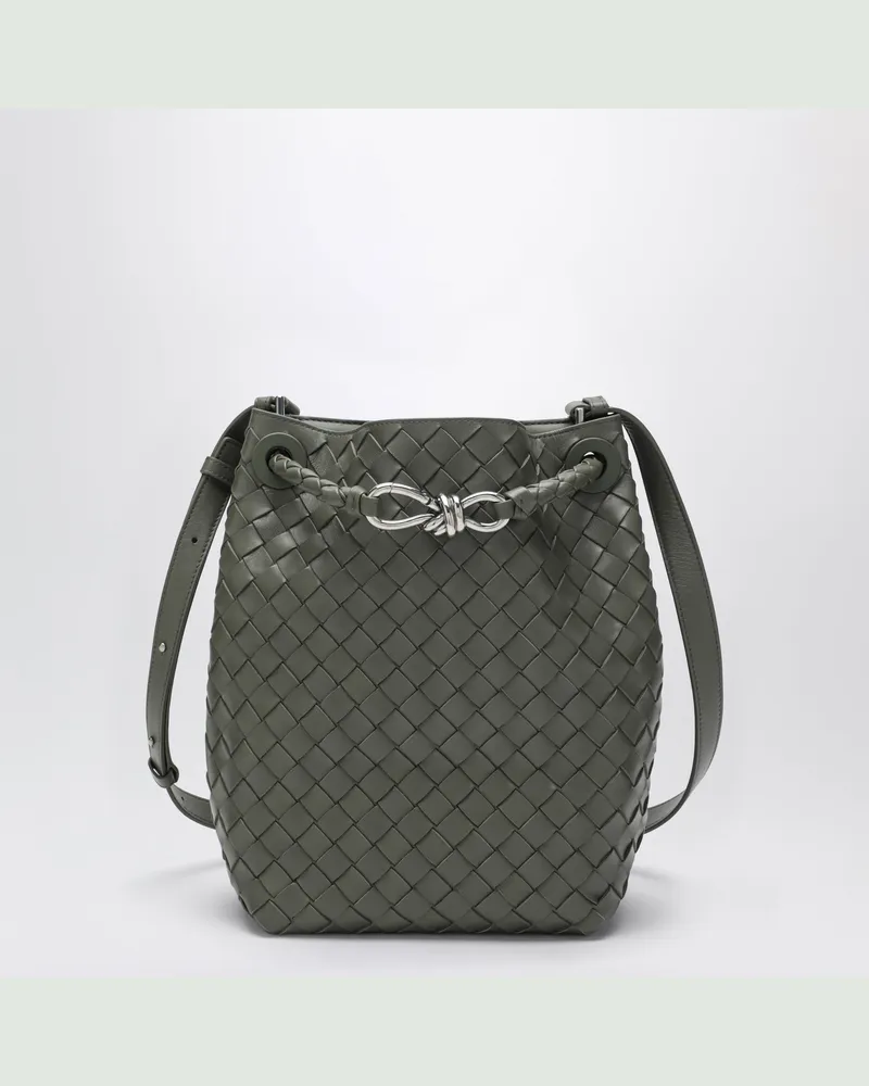 Bottega Veneta Kleine Andiamo Bucket Tasche in Pickle Intrecciato Green